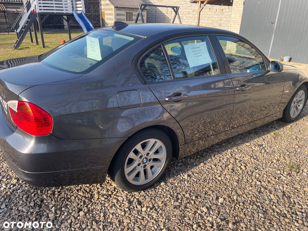 BMW Seria 3 318i Edition Exclusive - 4