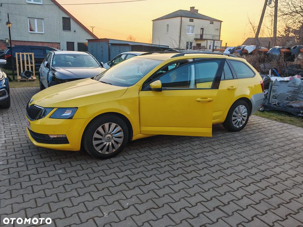 Skoda Octavia 2.0 TDI 4x4 Clever DSG - 6
