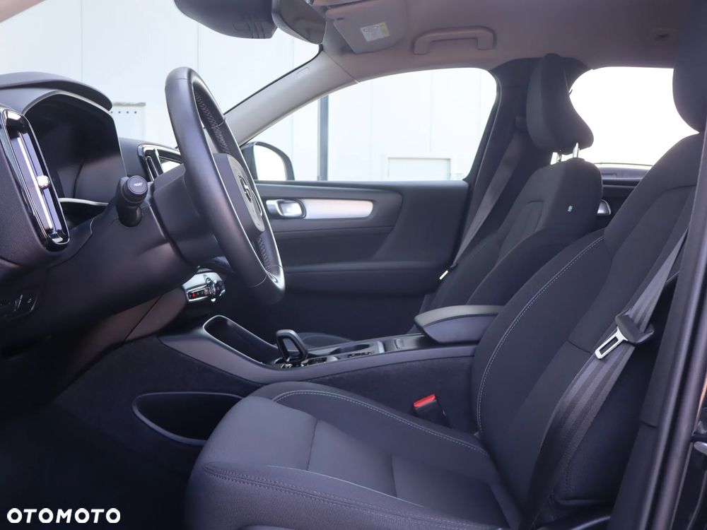 Volvo XC 40 B4 B AWD Momentum Pro - 14