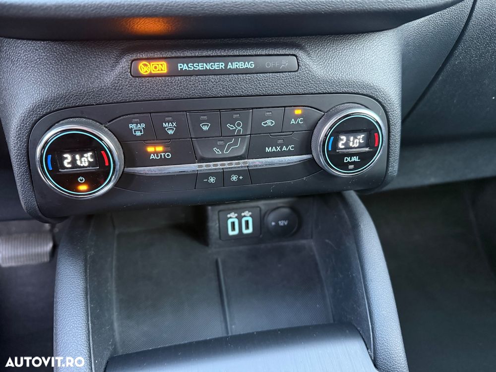 Ford Kuga 2.5 Duratec FHEV TITANIUM - 24