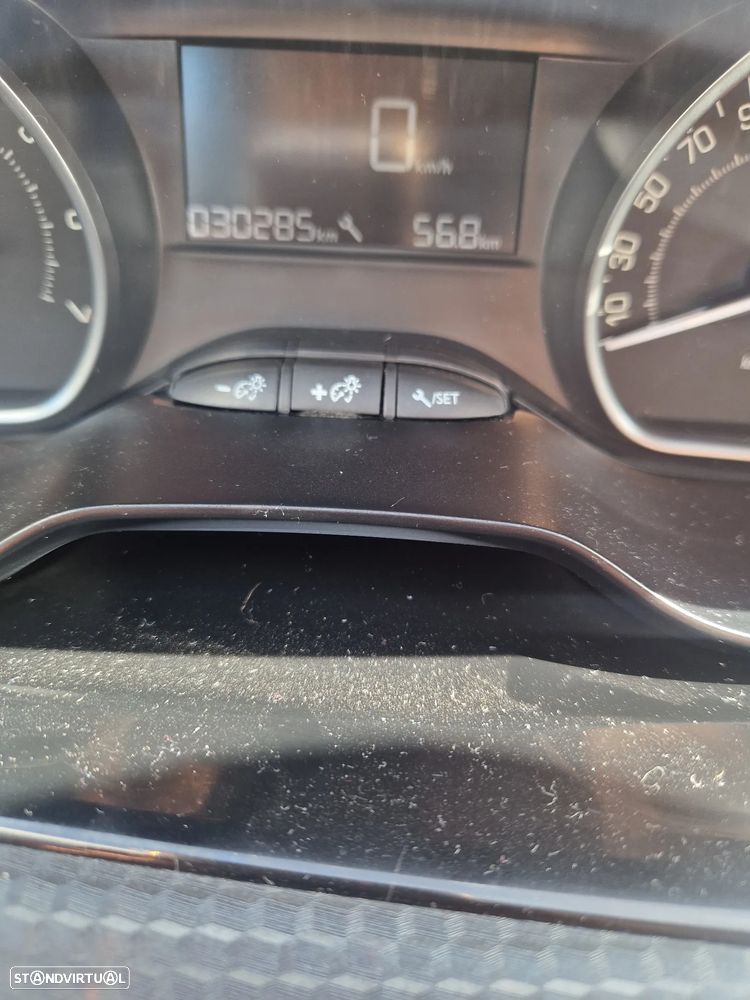Peugeot 208 1.2 PureTech Style - 12
