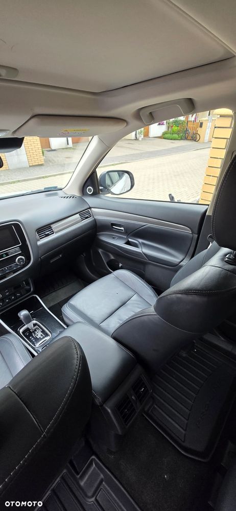 Mitsubishi Outlander 2.0 Instyle SDA 4WD CVT - 14