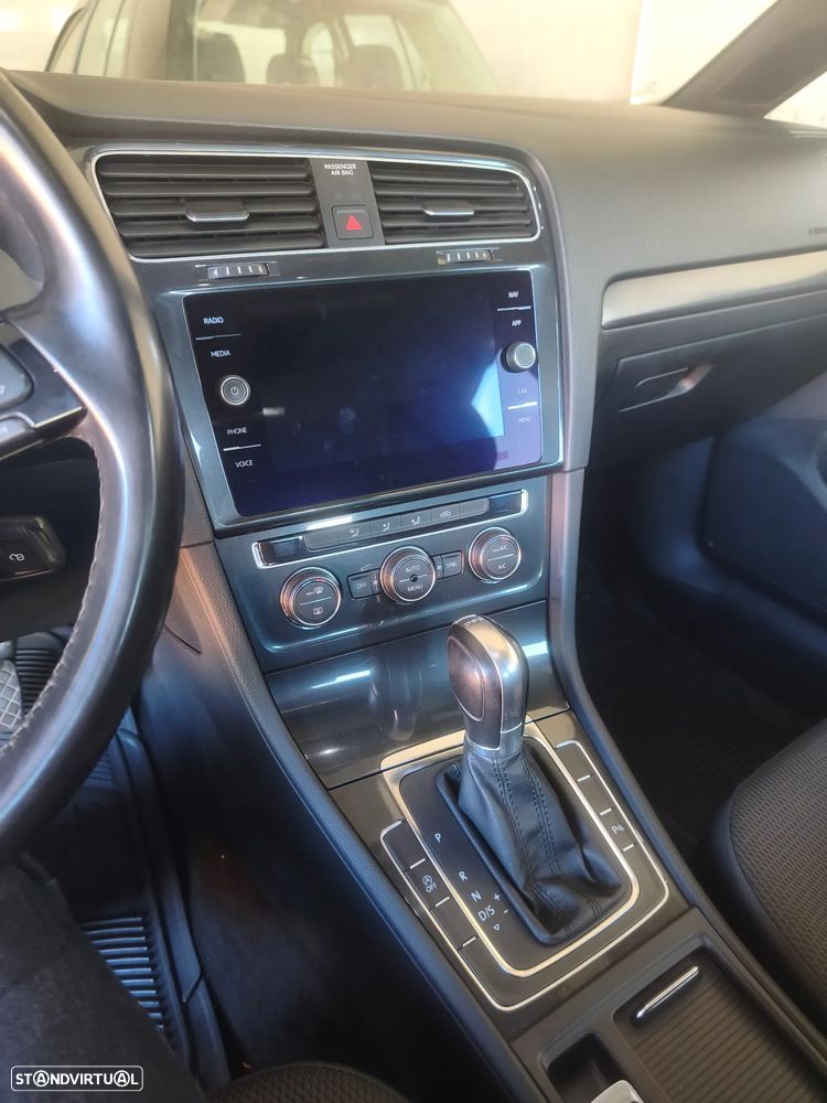 VW Golf 1.6 TDI Confortline DSG - 7