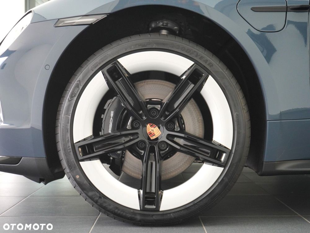 Porsche Taycan 105kWh GTS - 13
