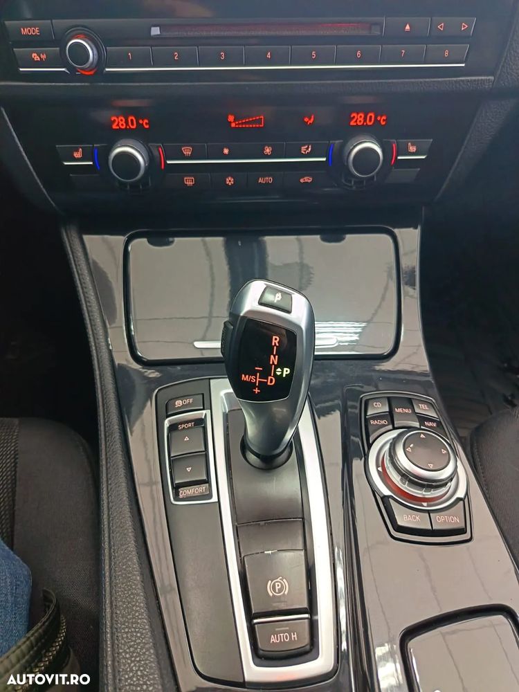 BMW Seria 5 520d - 26