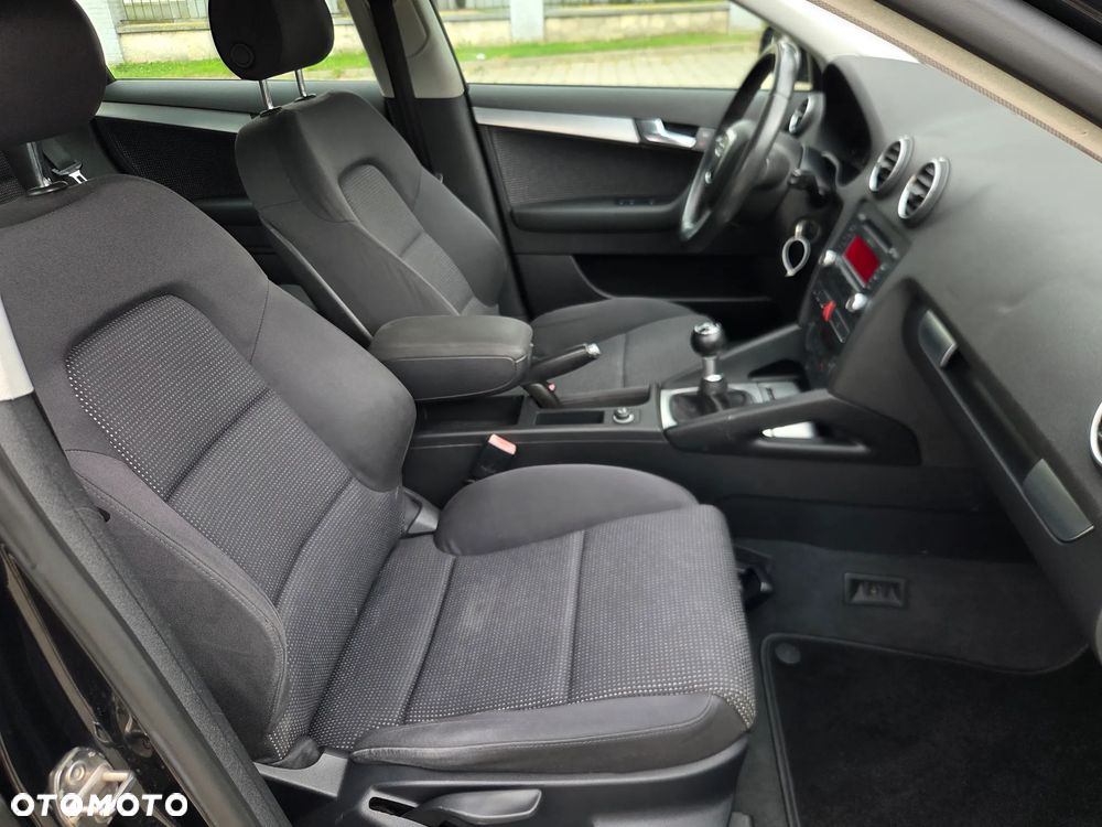 Audi A3 Sportback 1.9 TDI DPF Ambiente - 24