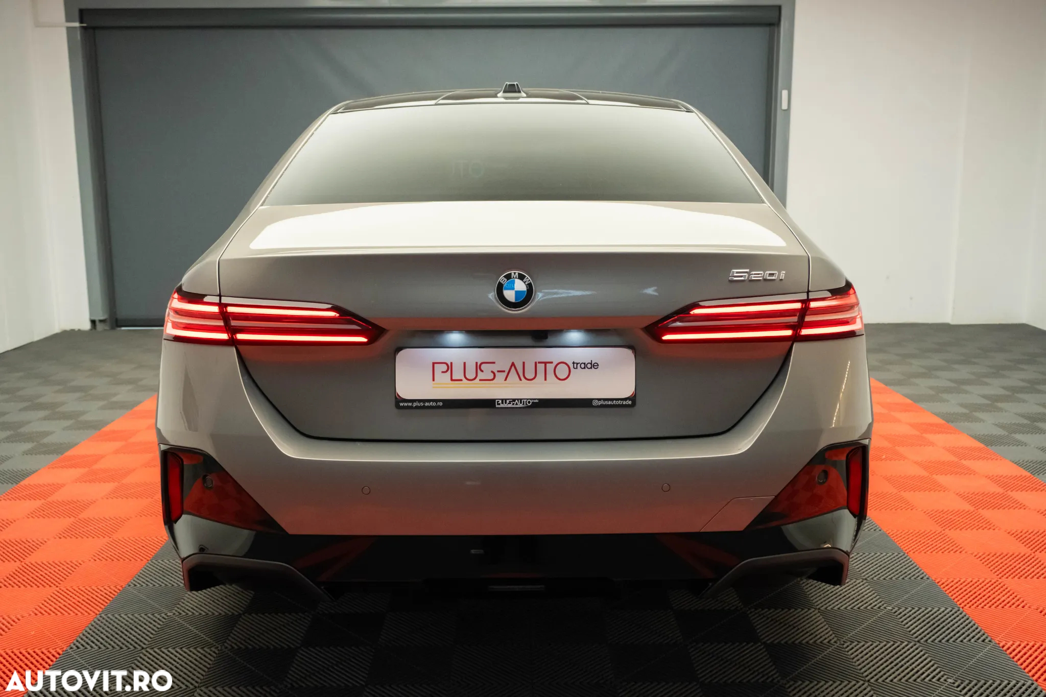 BMW Seria 5 520i Aut. - 31