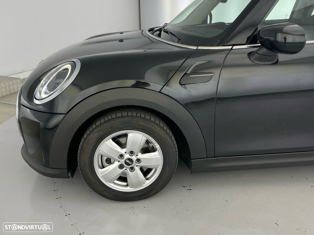 MINI 5 Portas Cooper Premium Essential Auto - 20