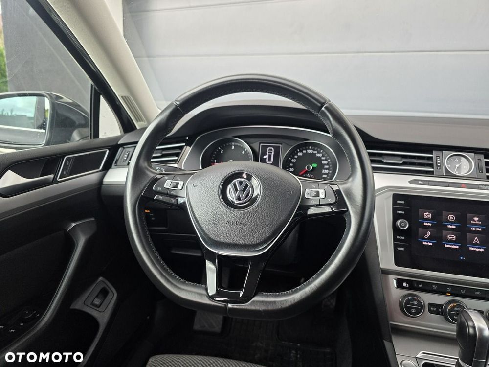 Volkswagen Passat - 9