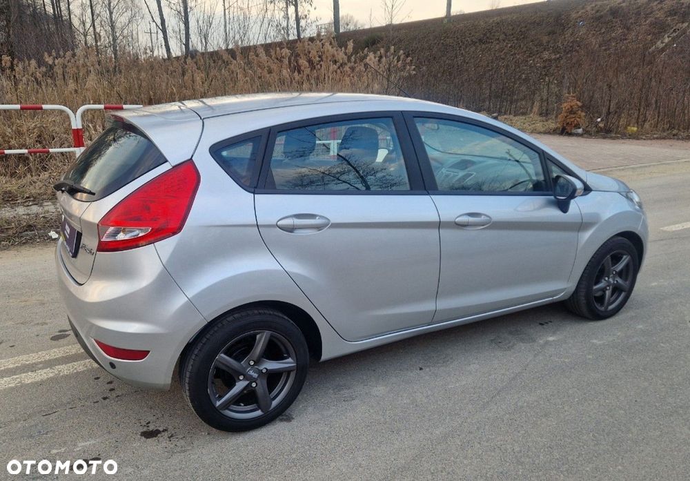 Ford Fiesta - 9