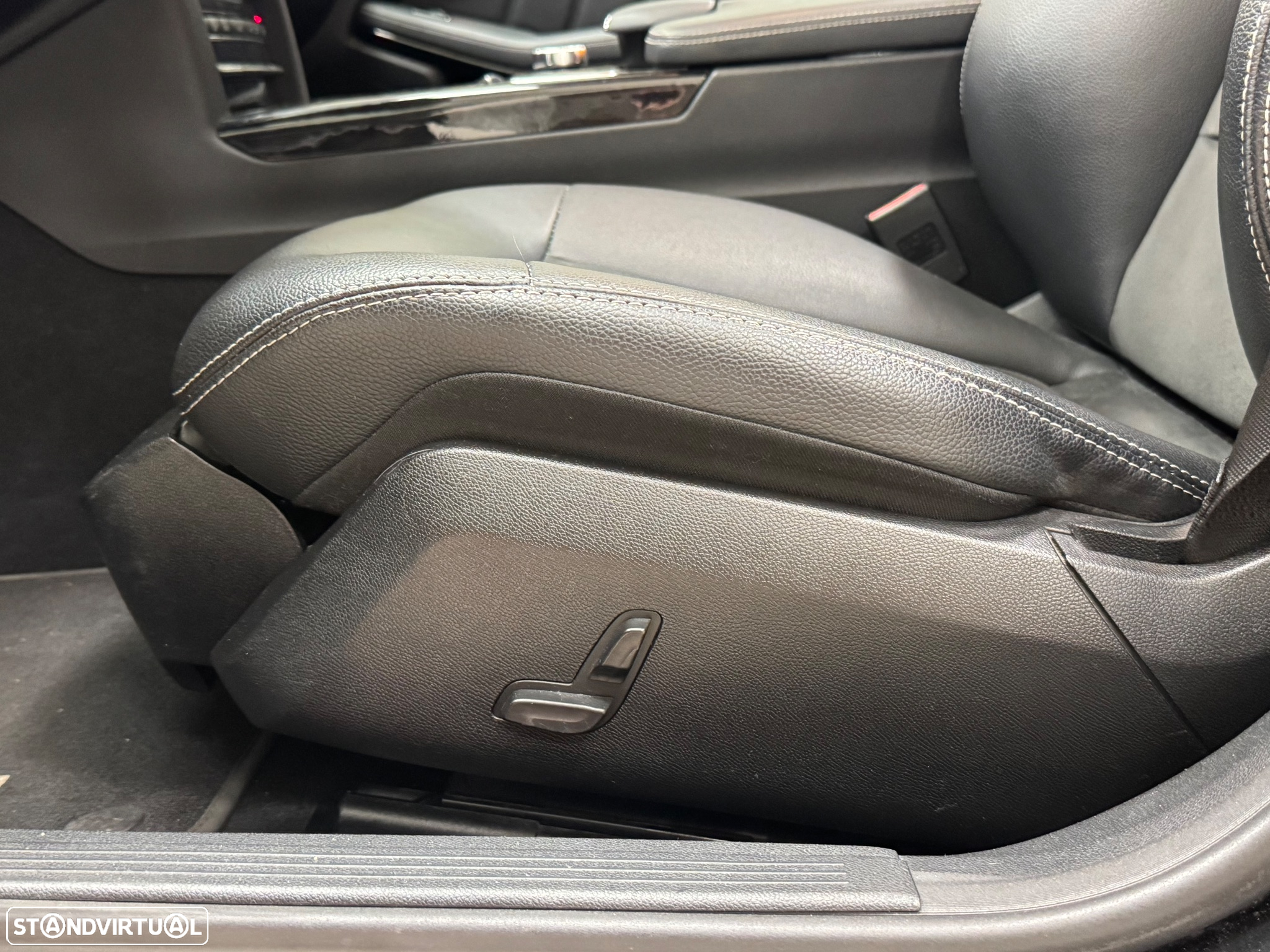 Mercedes-Benz E 300 Bluetec Hybrid Avantgarde - 30
