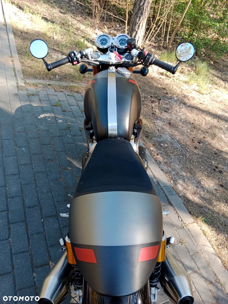 Triumph Thruxton - 9