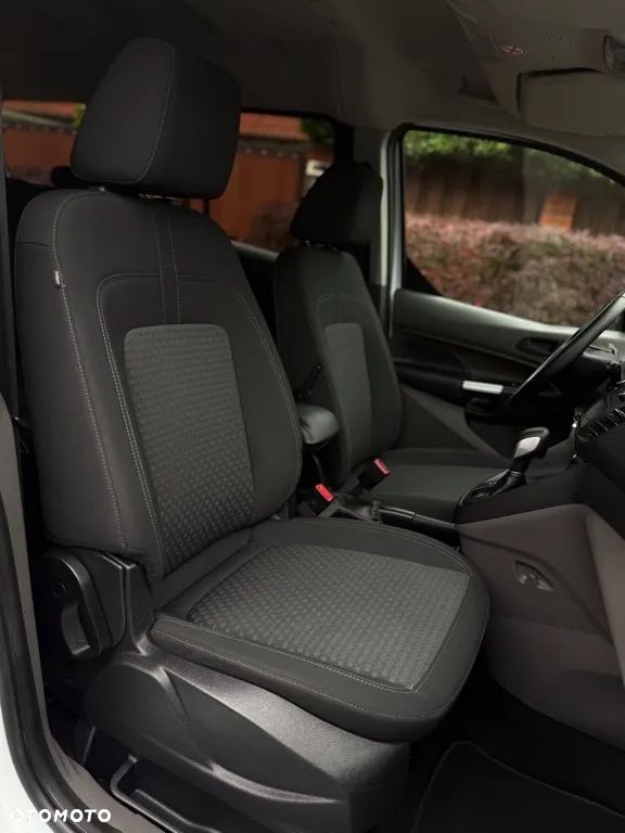 Ford Tourneo Connect Grand - 33