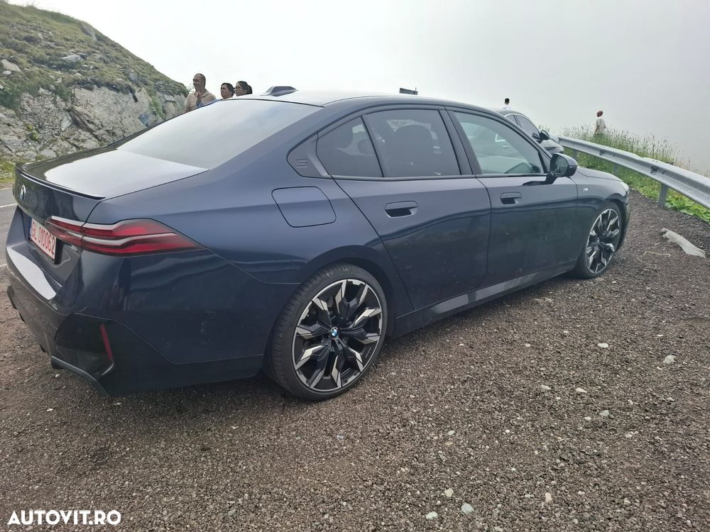 BMW Seria 5 520d xDrive AT MHEV - 11