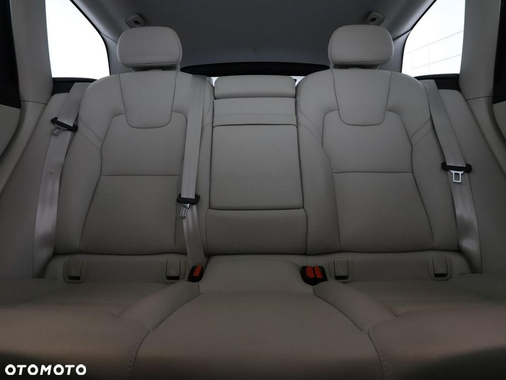 Volvo XC 60 T6 Plug-In Hybrid AWD Inscription Expression - 19