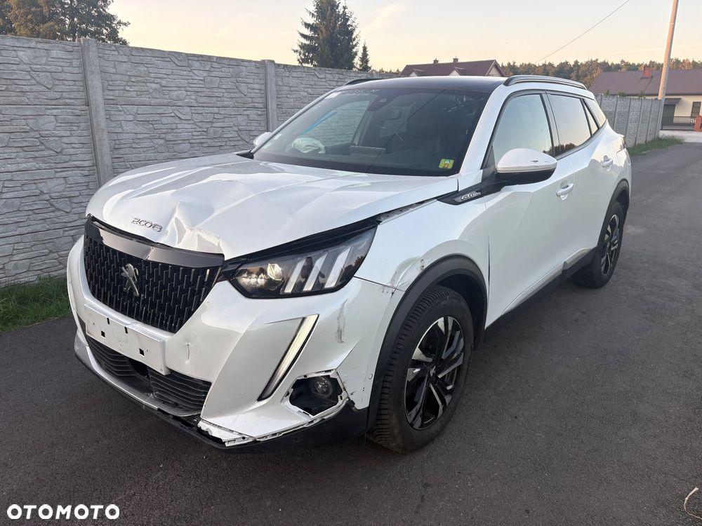 Peugeot 2008 PureTech 130 EAT8 GT - 2