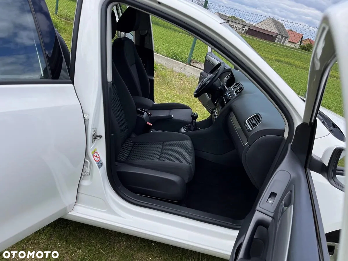 Volkswagen Golf - 6