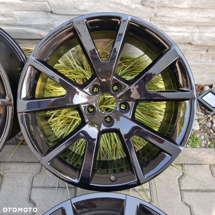 4x 8x19 ET26 5x112 Piasta 66,6 Nowy komplet felg aluminiowych Audi A4,A5,A6,A8 - 4
