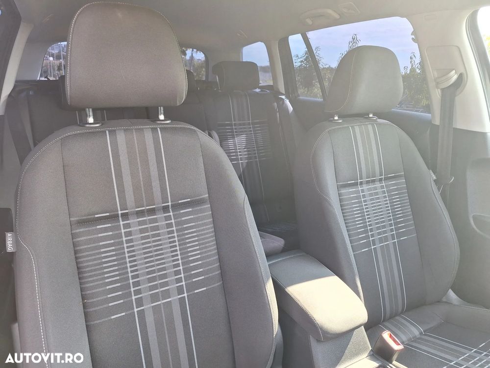 Volkswagen Golf 1.6 TDI DSG BMT Comfortline - 9