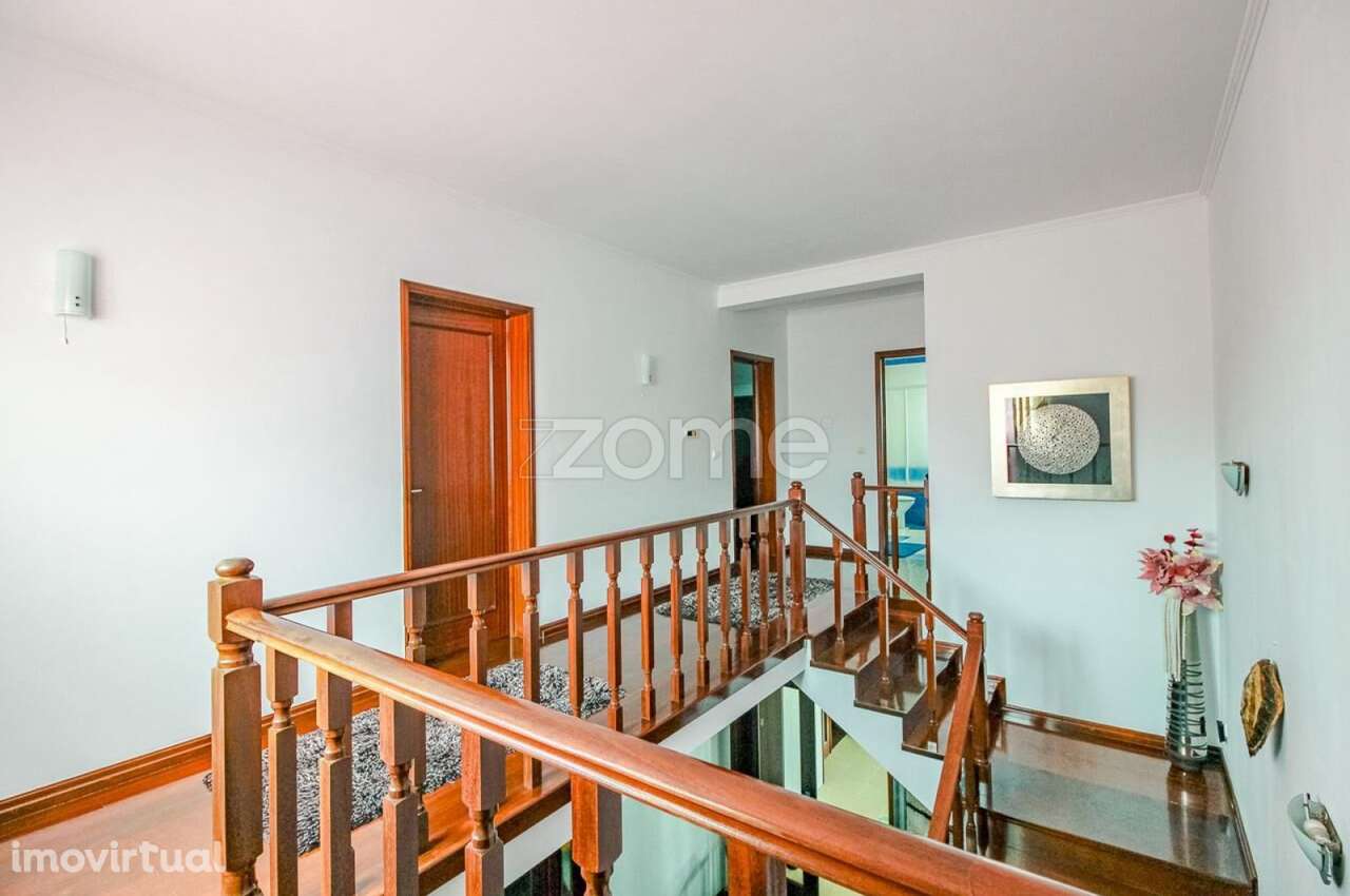 Moradia T4 com Licença AL e Espaços Versáteis – Excelente Oportunid... - Grande imagem: 5/38