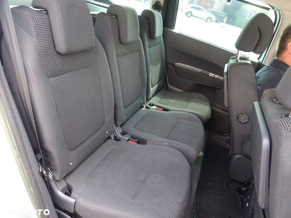 Peugeot 5008 - 13