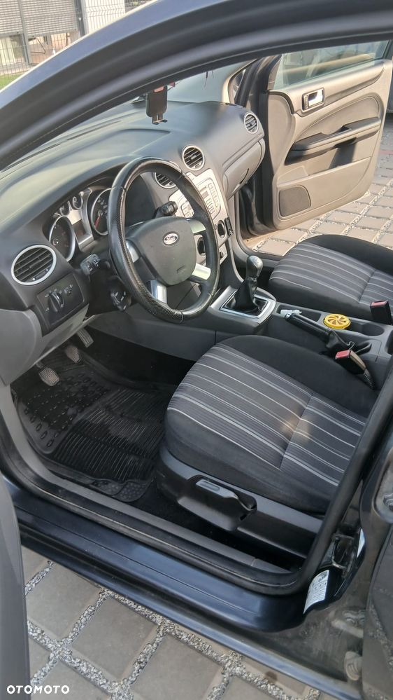 Ford Focus - 24