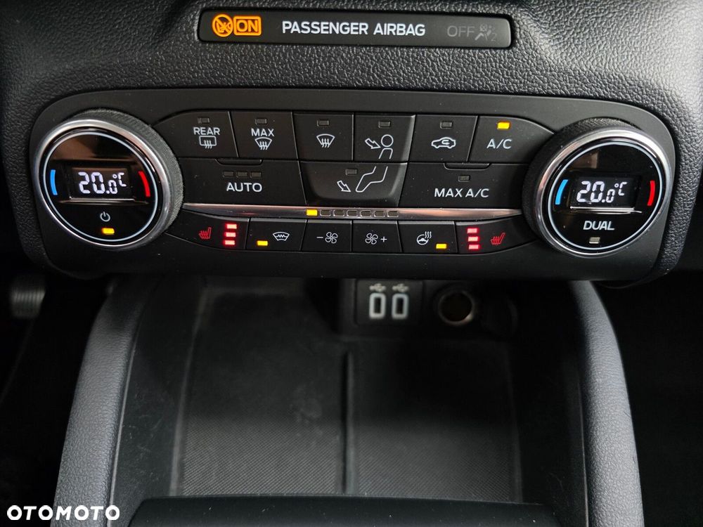 Ford Kuga - 24