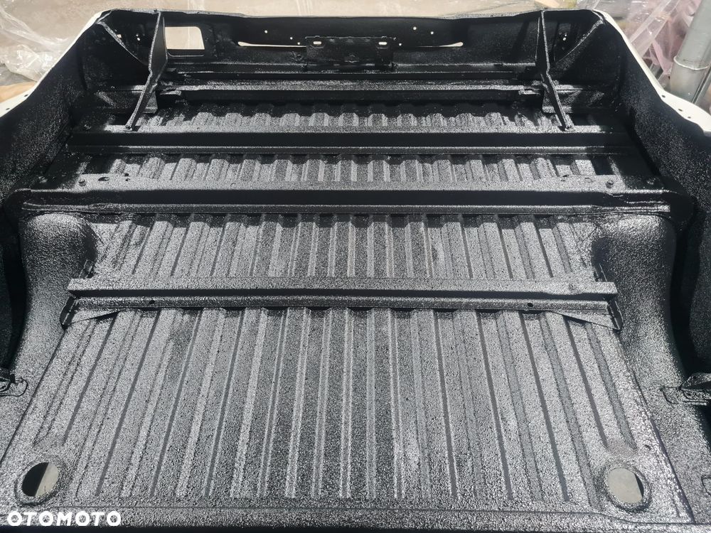 Toyota Hilux 4WD SR5 - 32