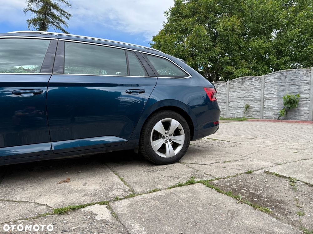 Skoda Superb 2.0 TSI Ambition DSG - 23
