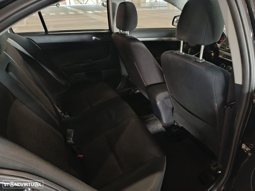 Mitsubishi Lancer 1.5 Invite - 24