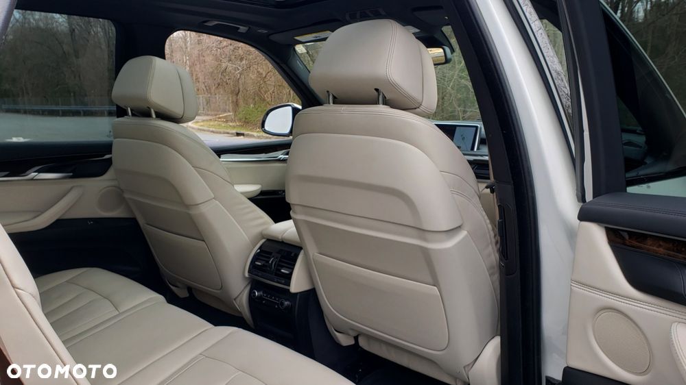 BMW X5 xDrive35i - 33