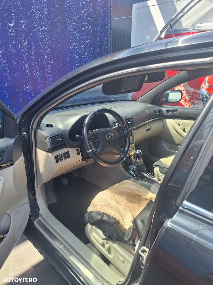 Toyota Avensis 2.2 D4D S/W Sol Plus - 2