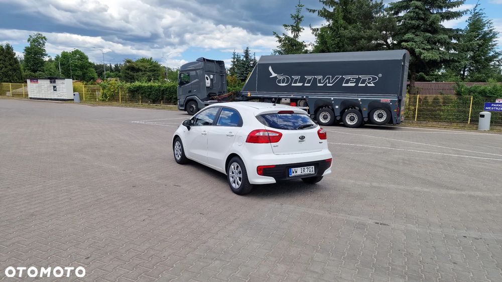 Kia Rio 1.2 Attract - 4