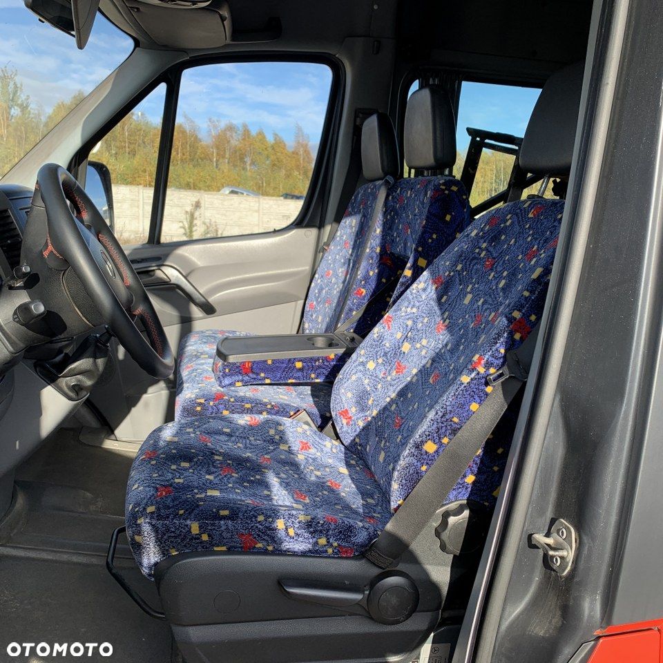 Mercedes-Benz Sprinter - 25