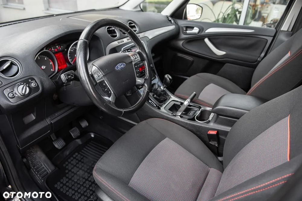 Ford Galaxy - 15