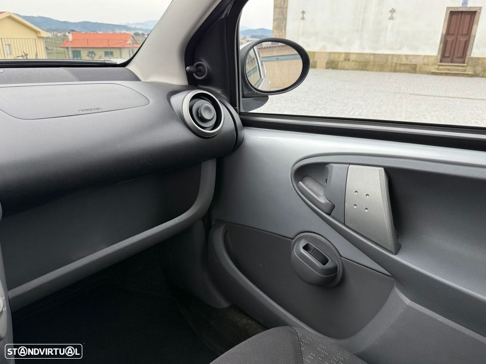 Peugeot 107 1.0 Urban - 13