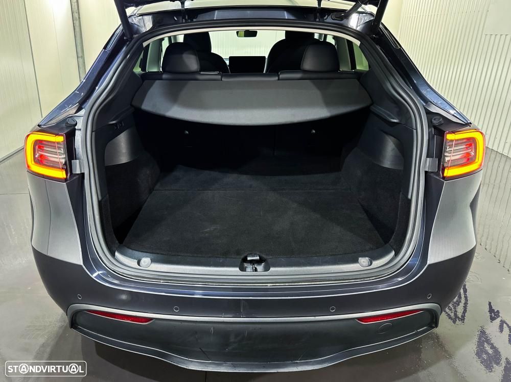 Tesla Model Y - 56