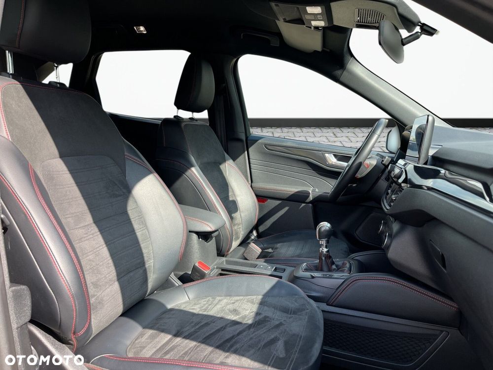Ford Kuga - 25