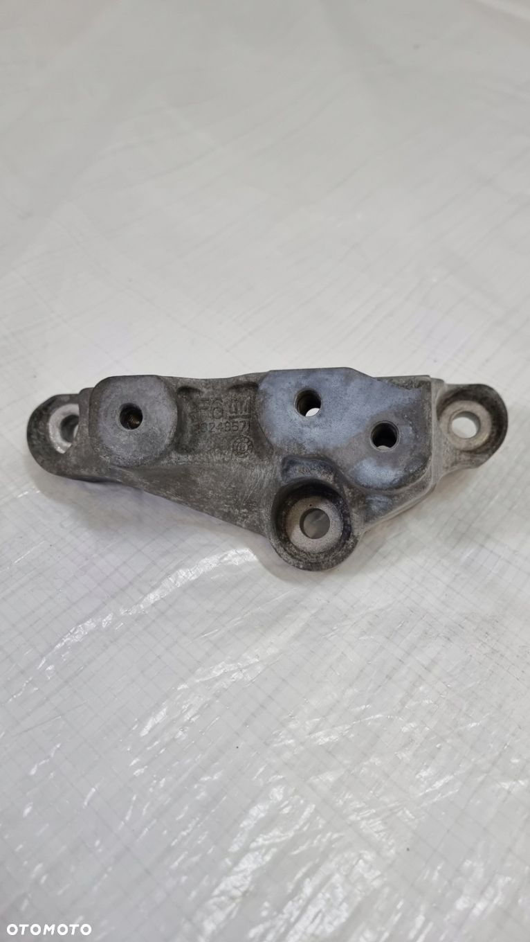 ŁAPA WSPORNIK SKRZYNI BIEGÓW OPEL INSIGNIA A 2.0 CDTI 13248571 - 1