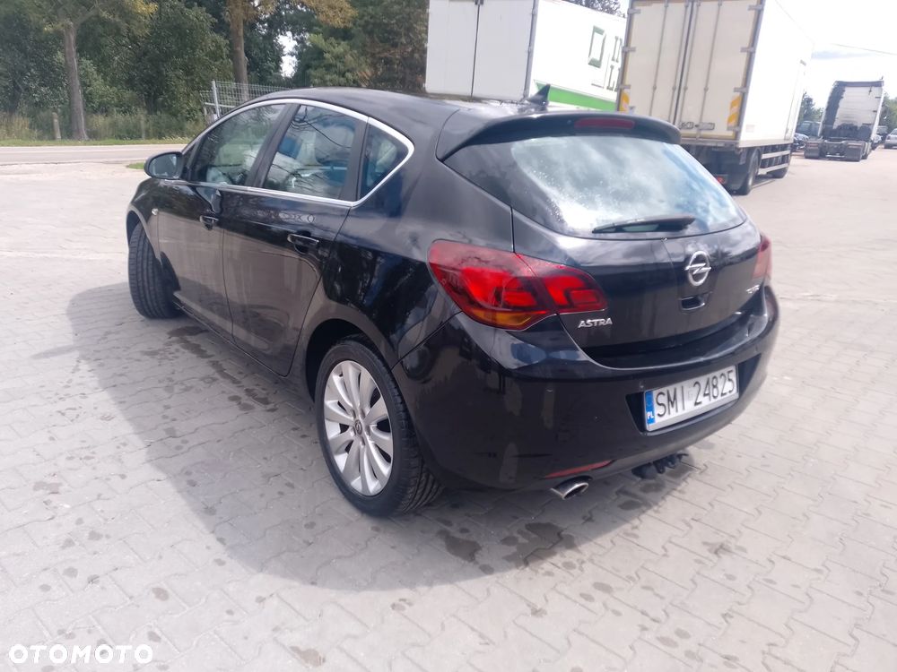 Opel Astra 1.4 T Cosmo S&S - 2