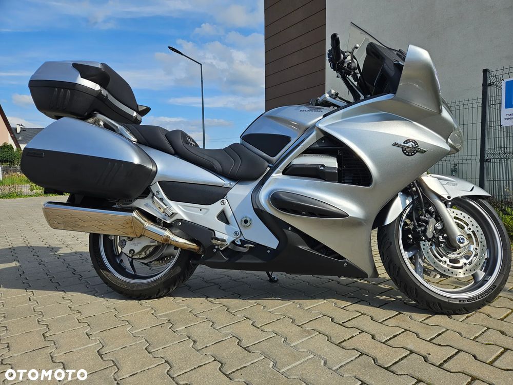 Honda ST - 6