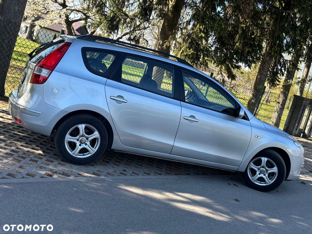 Hyundai i30 1.6 Comfort - 12