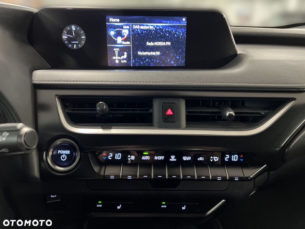Lexus UX 250h GPF Business Edition 2WD - 23