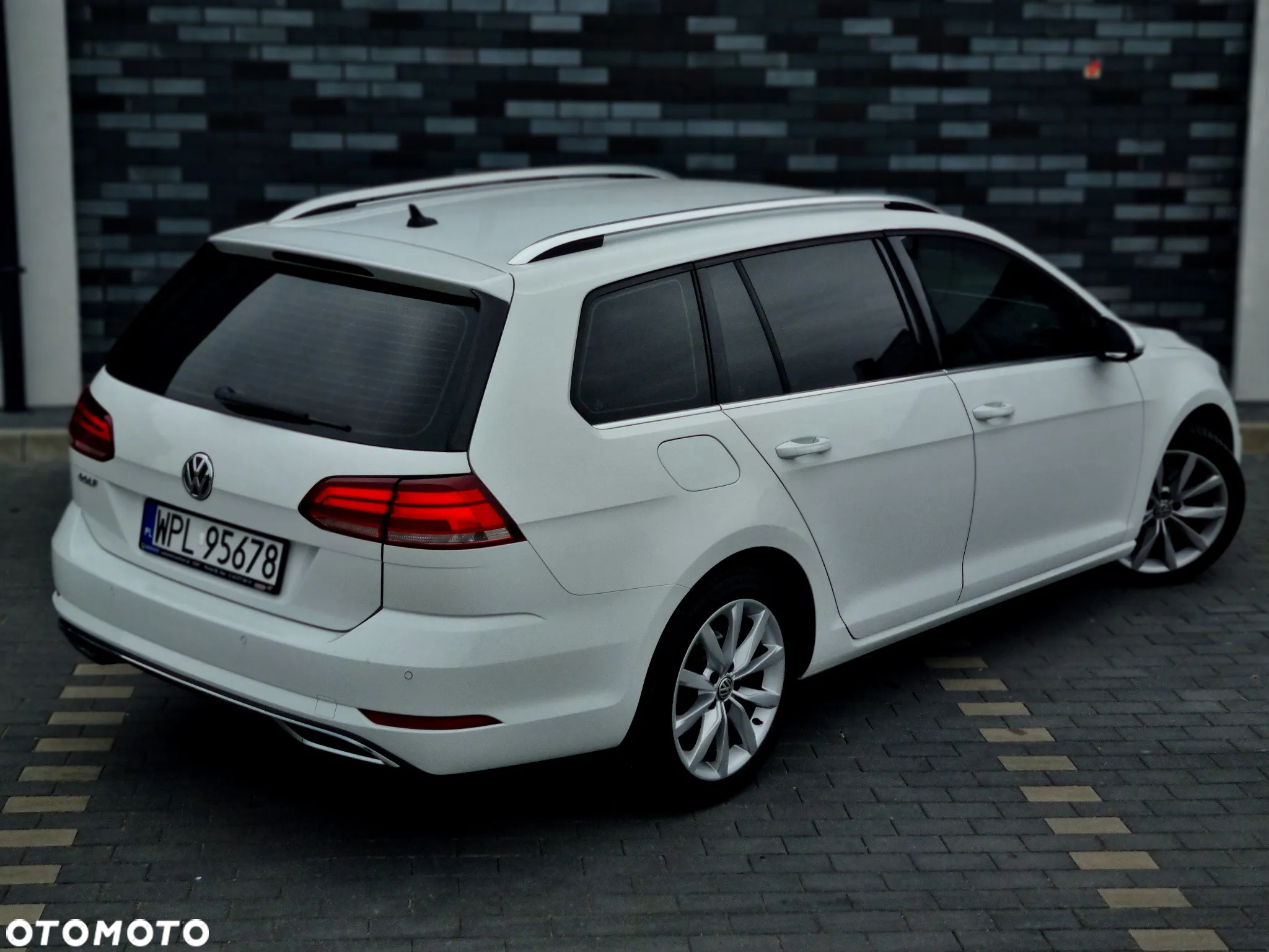 Volkswagen Golf 2.0 BlueTDI DSG Highline - 11