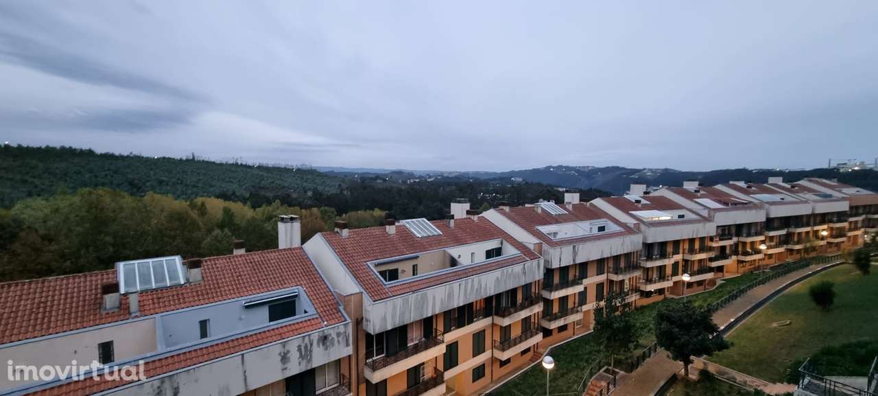 Apartamento T3 com terraço, garagem e localização central - Grande imagem: 2/39