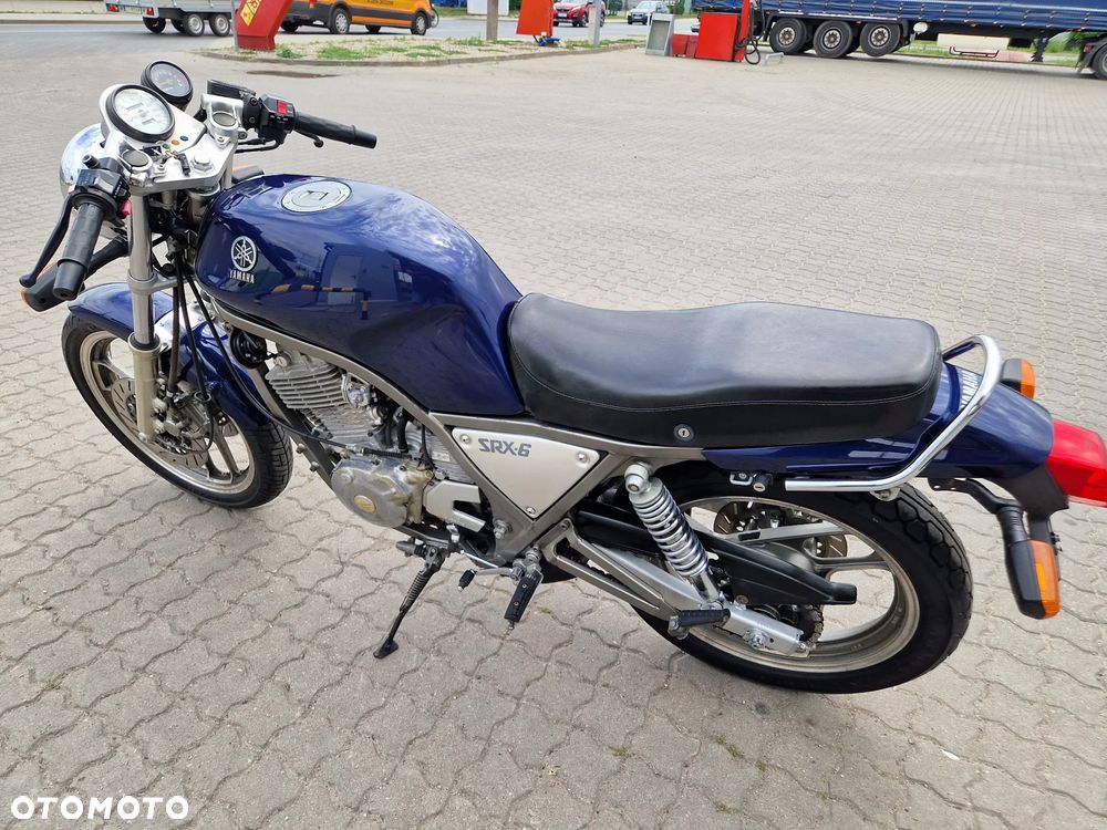 Yamaha SRX - 11