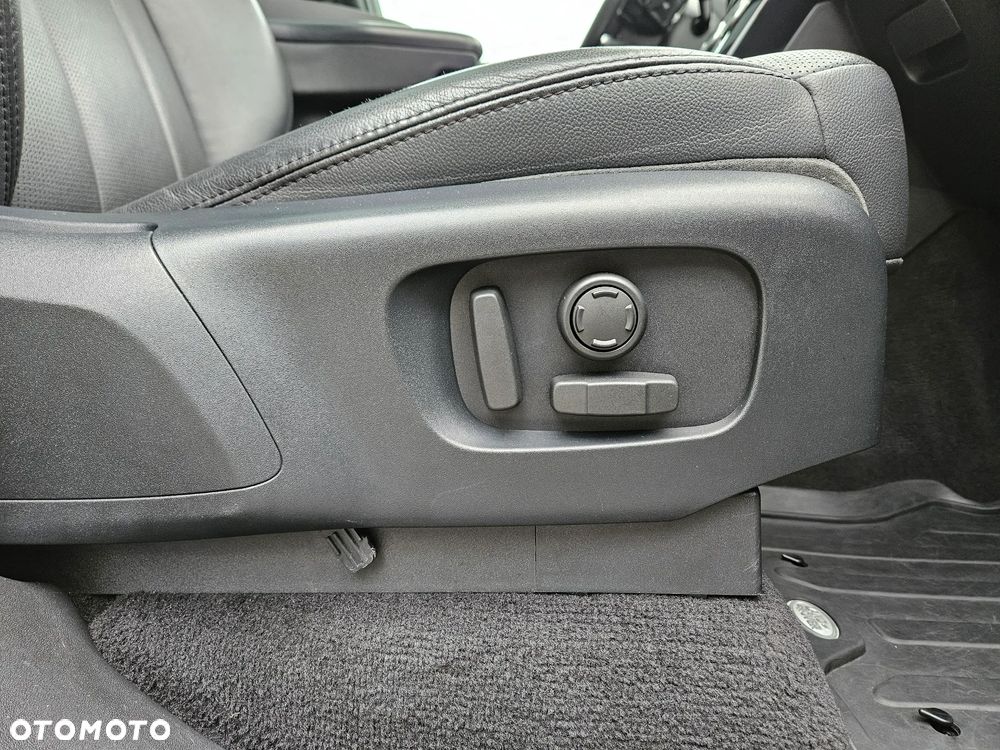 Land Rover Discovery 3.0 V6 Supercharged SE - 30