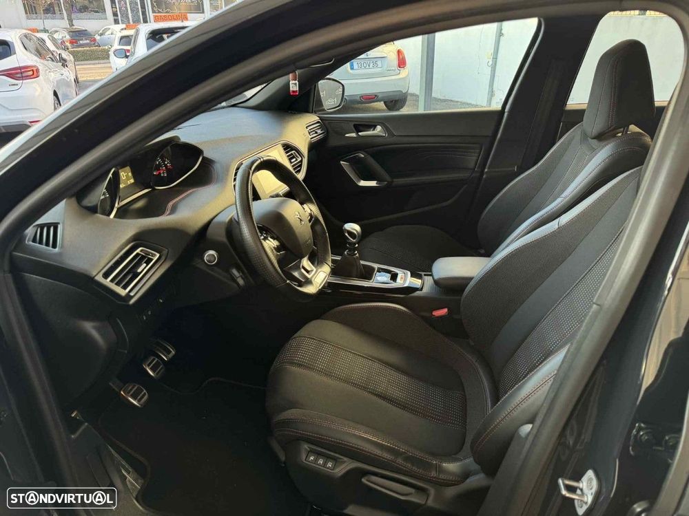 Peugeot 308 1.2 PureTech GT Line - 23