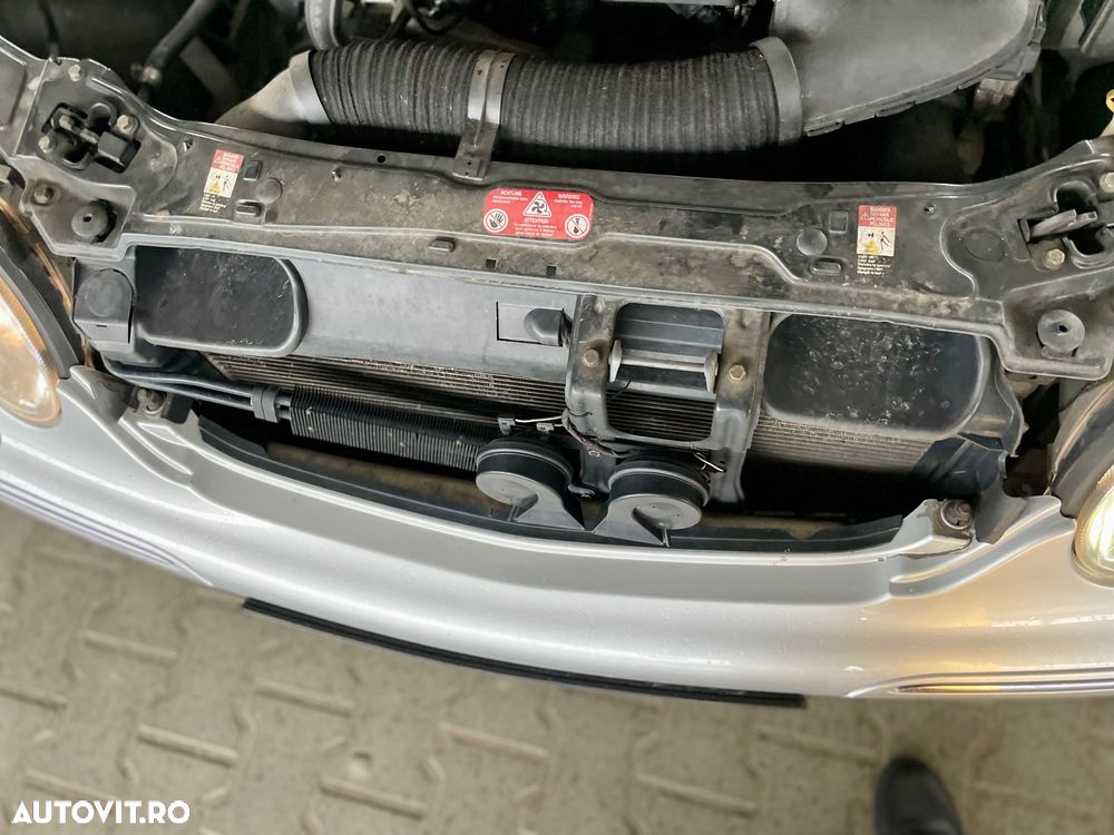 Mercedes-Benz C - 12