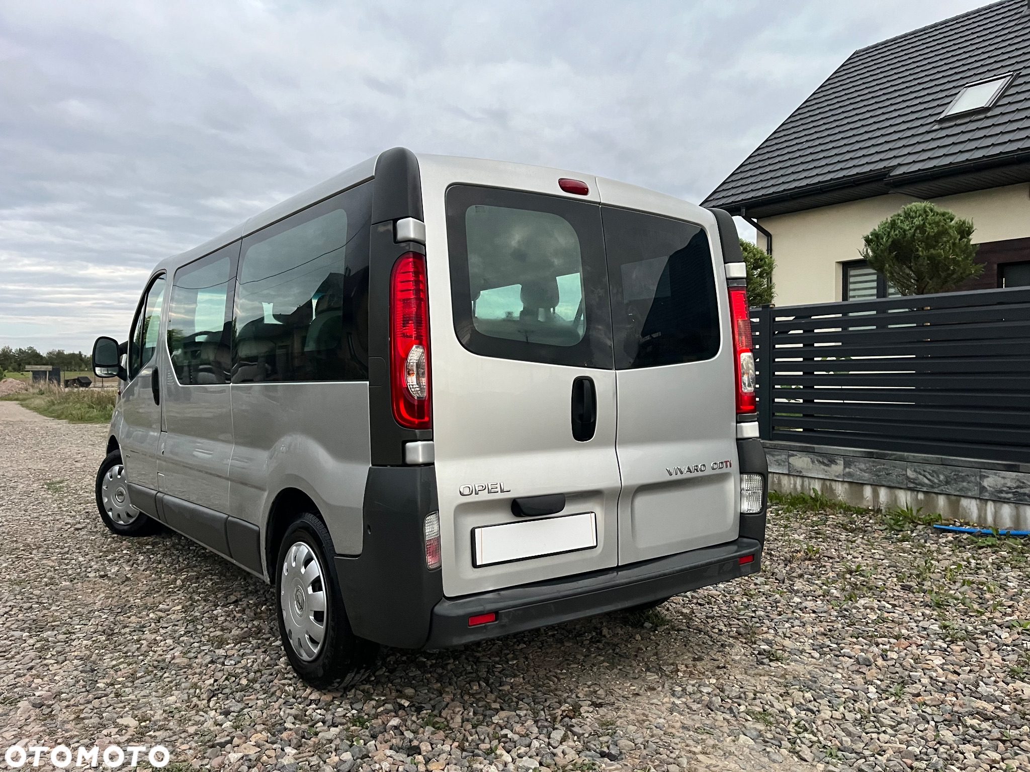 Opel Vivaro L2H1 2.9t - 3